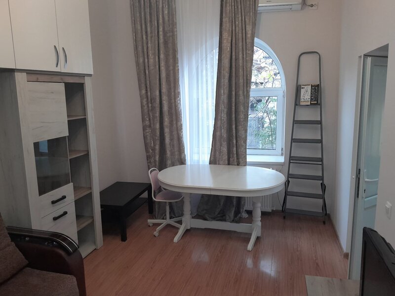 Unirii, Horoscop, Serban Voda