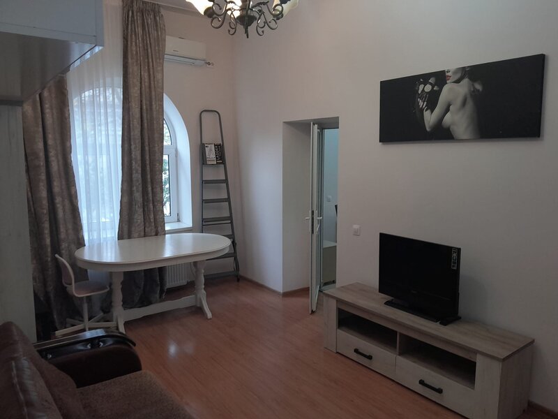 Unirii, Horoscop, Serban Voda